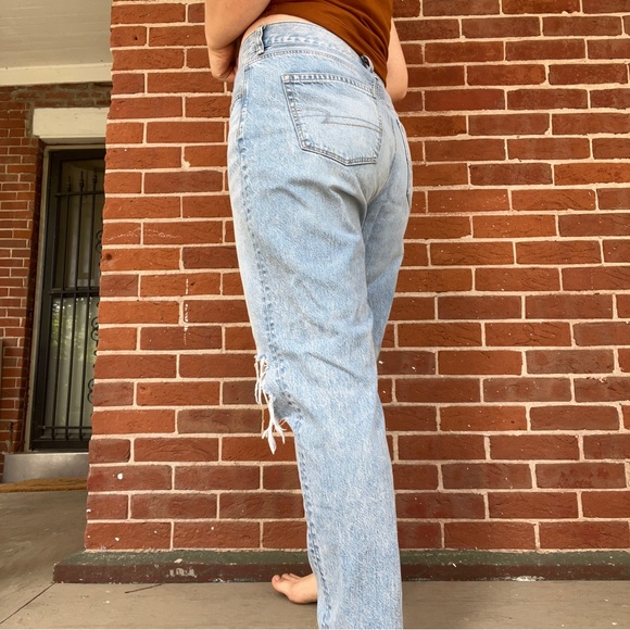 American Eagle Denim Mom Jeans - Picture 15 of 16